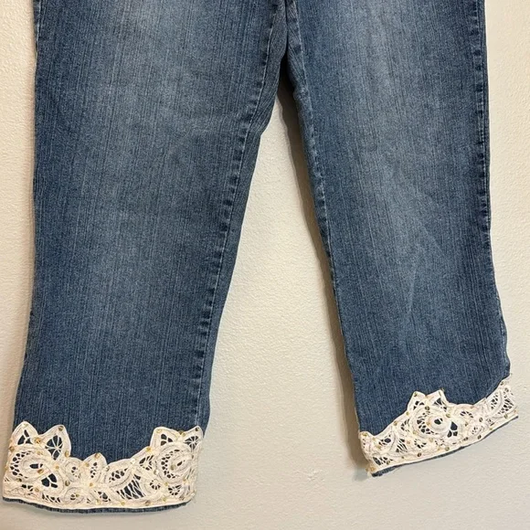 Carrie Allen Vintage y2k Lace Trimmed Denim Capri Pants - Picture 2 of 5